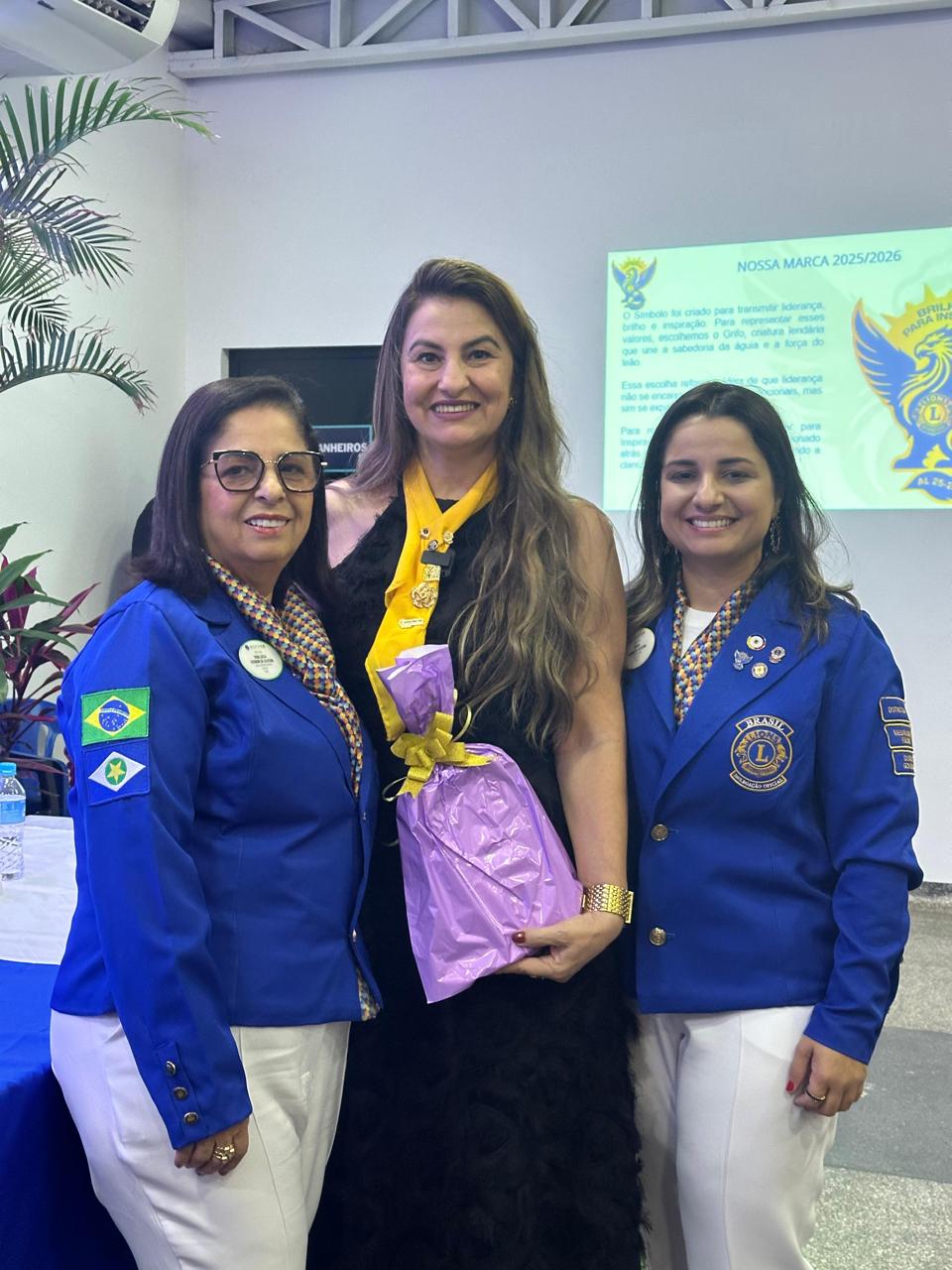 Governadora Cintia iniciou em Nova Mutum sua jornada de visitas aos Clubes do Distrito LB-4
