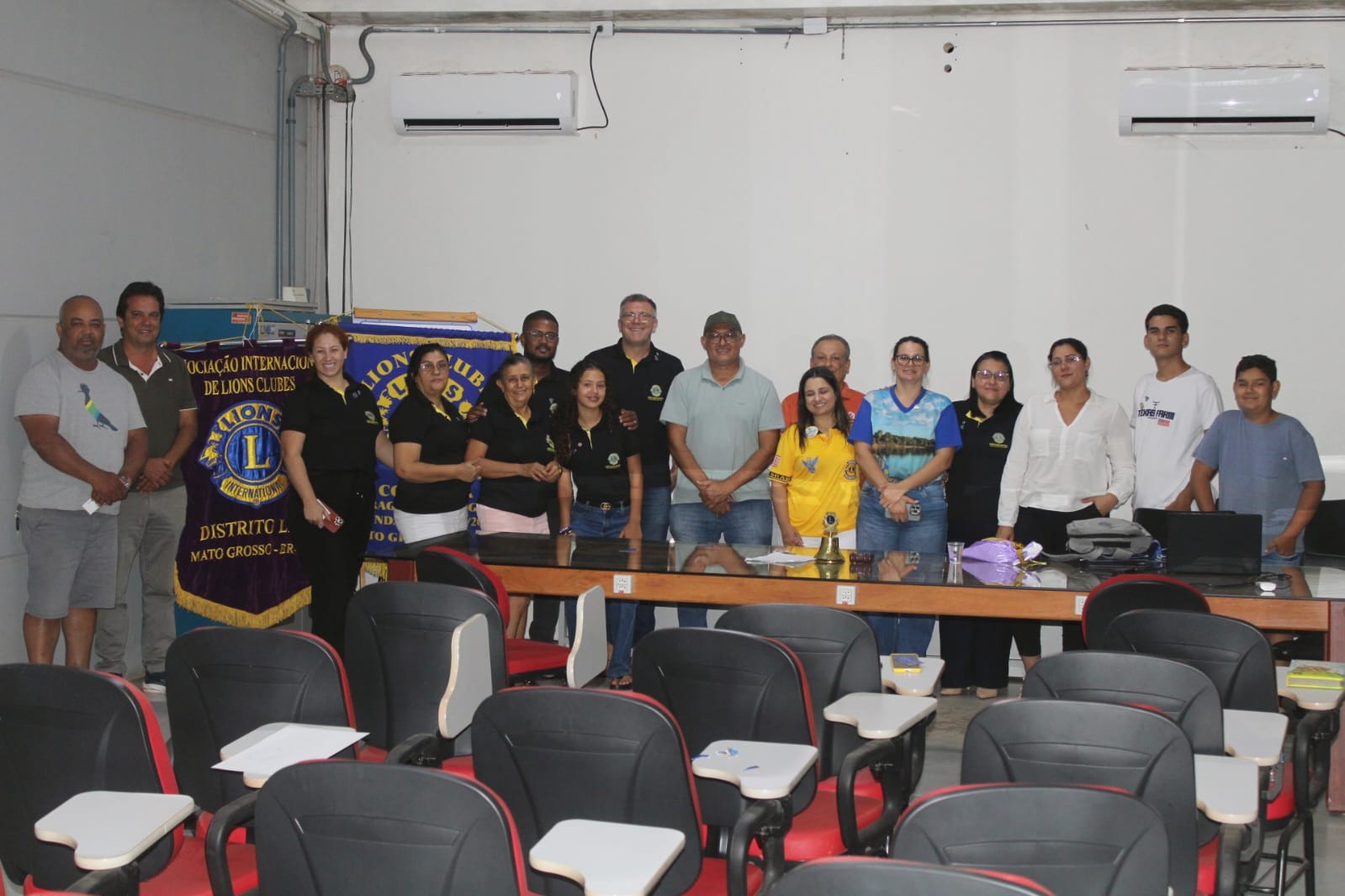 DG Cintia visita o Lions Clube Confresa