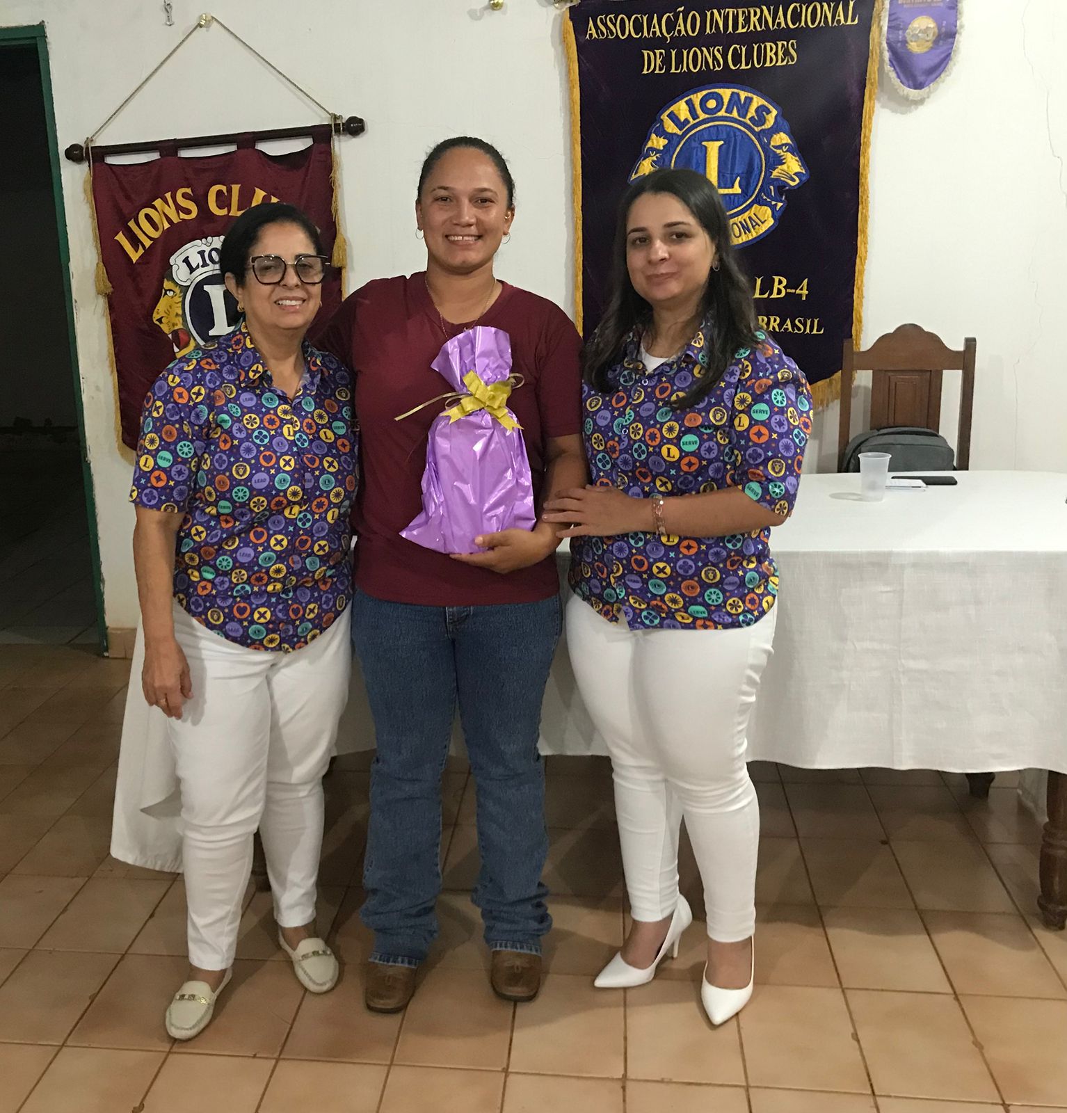 DG Cintia faz visita ao Lions Clube Dom Aquino