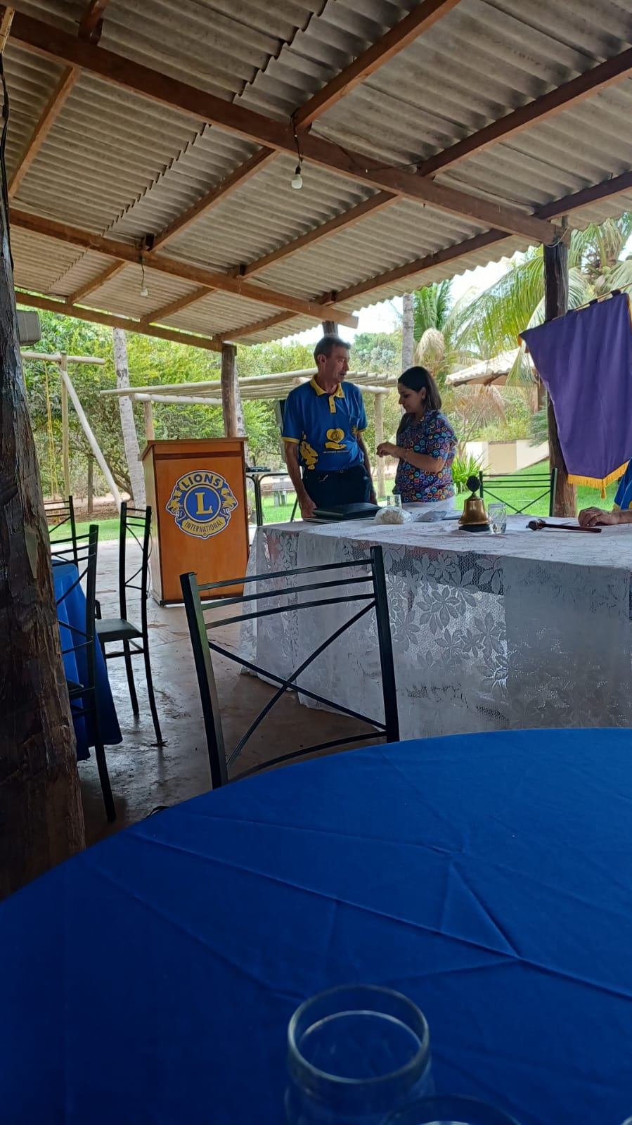 DG Cintia visita Pedra Preta e conhece parcerias do clube com comunidade