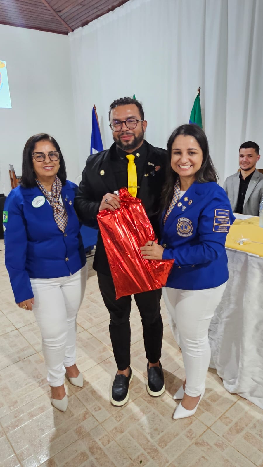 DG Cintia visitou o Lions Clube Juína e ouviu boas notícias durante o encontro