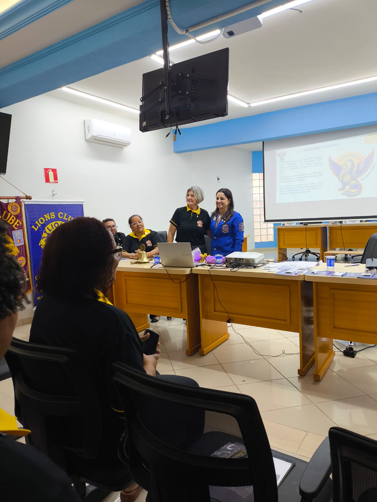 Novo clube do Distrito LB-4 inicia trajetória com entusiasmo e forte espírito de serviço