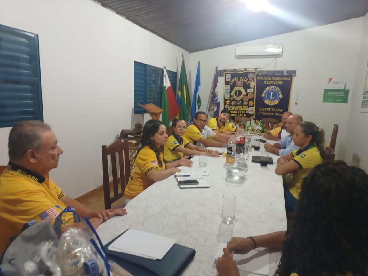 Governadora visita o Lions Clube São José dos Quatro Marcos