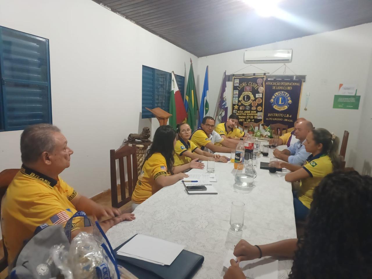 Governadora visita o Lions Clube São José dos Quatro Marcos