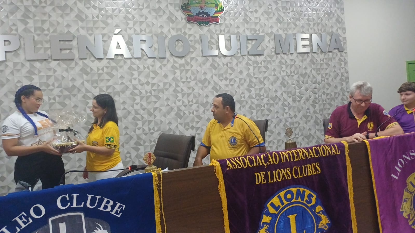 Leões e Leo de Guarantã do Norte recebem com entusiasmo a Governadora Cíntia Godrim