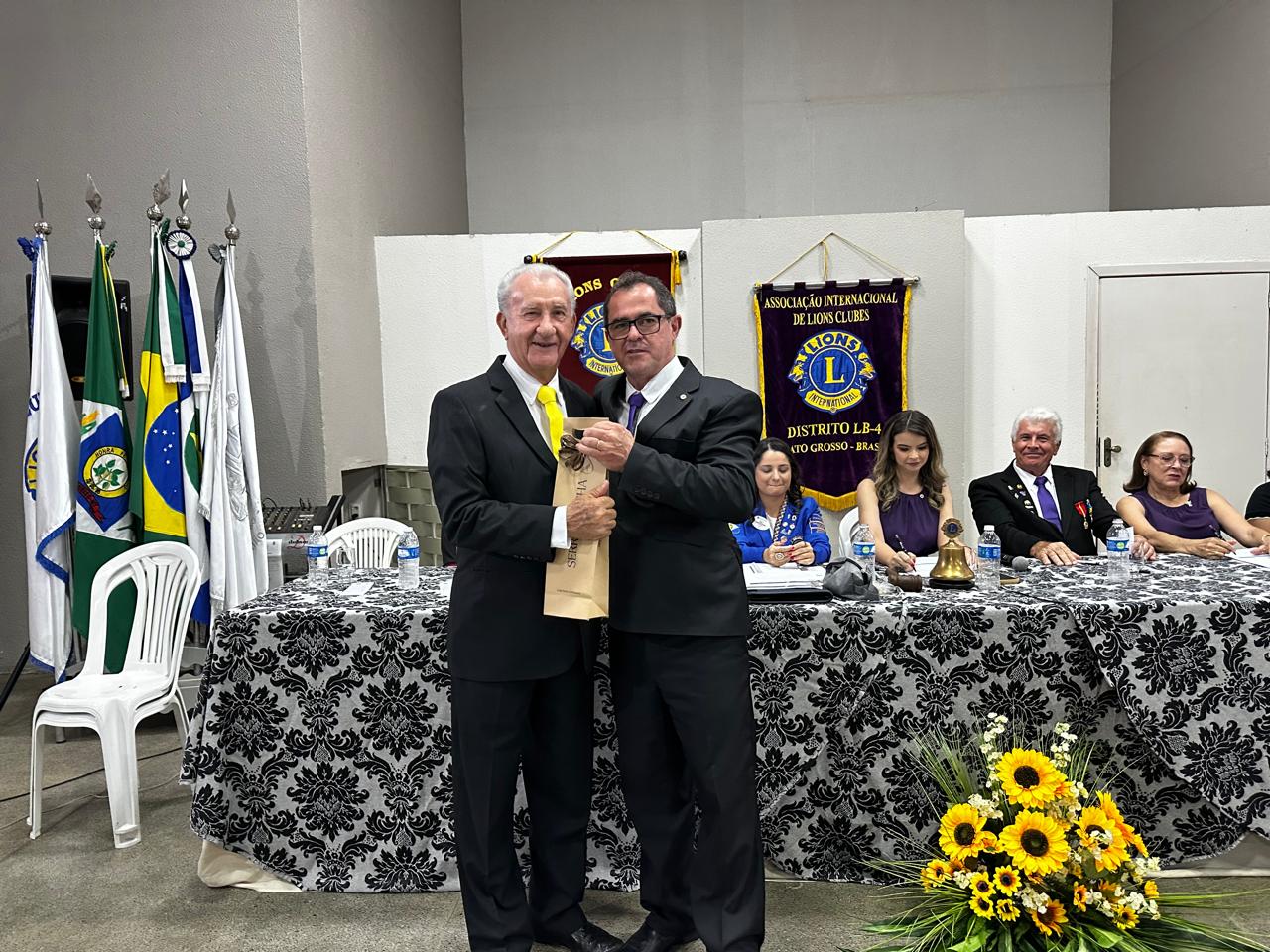 Governadora Cíntia Godrim realiza visita oficial ao Lions e Leo Clube Sorriso