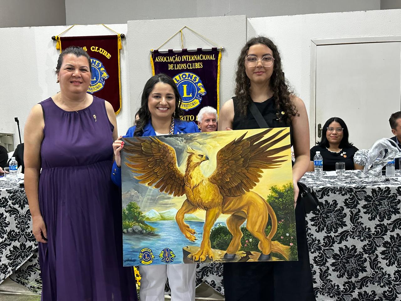 Governadora Cíntia Godrim realiza visita oficial ao Lions e Leo Clube Sorriso