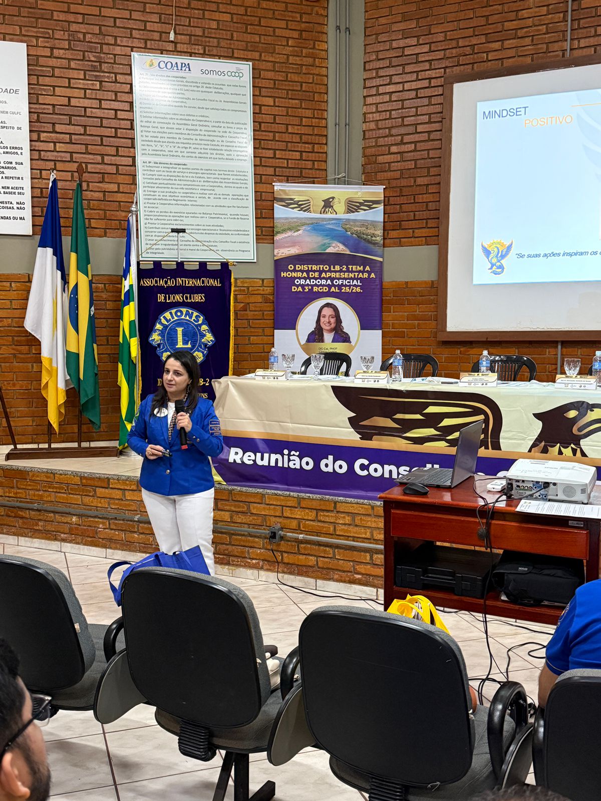 DG Cintia foi oradora oficial na RCD do Distrito LB-2 em