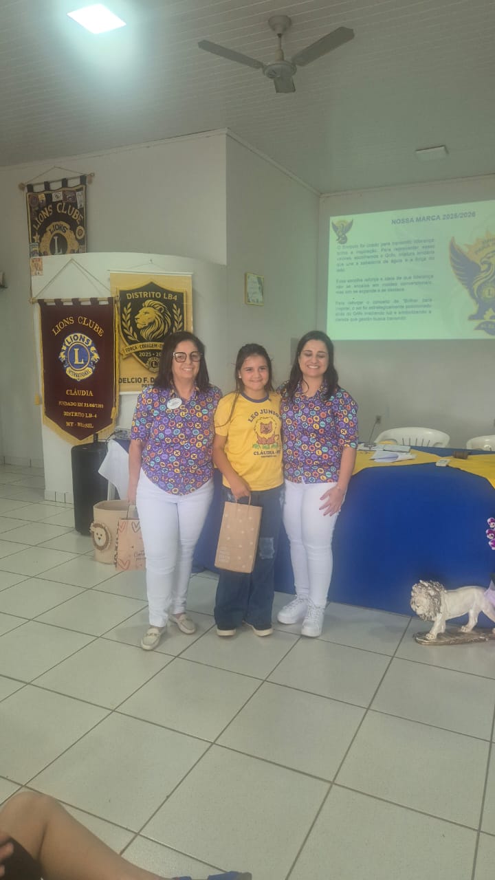 Governadora Cíntia Godrim visitou o Lions Clube de Cláudia
