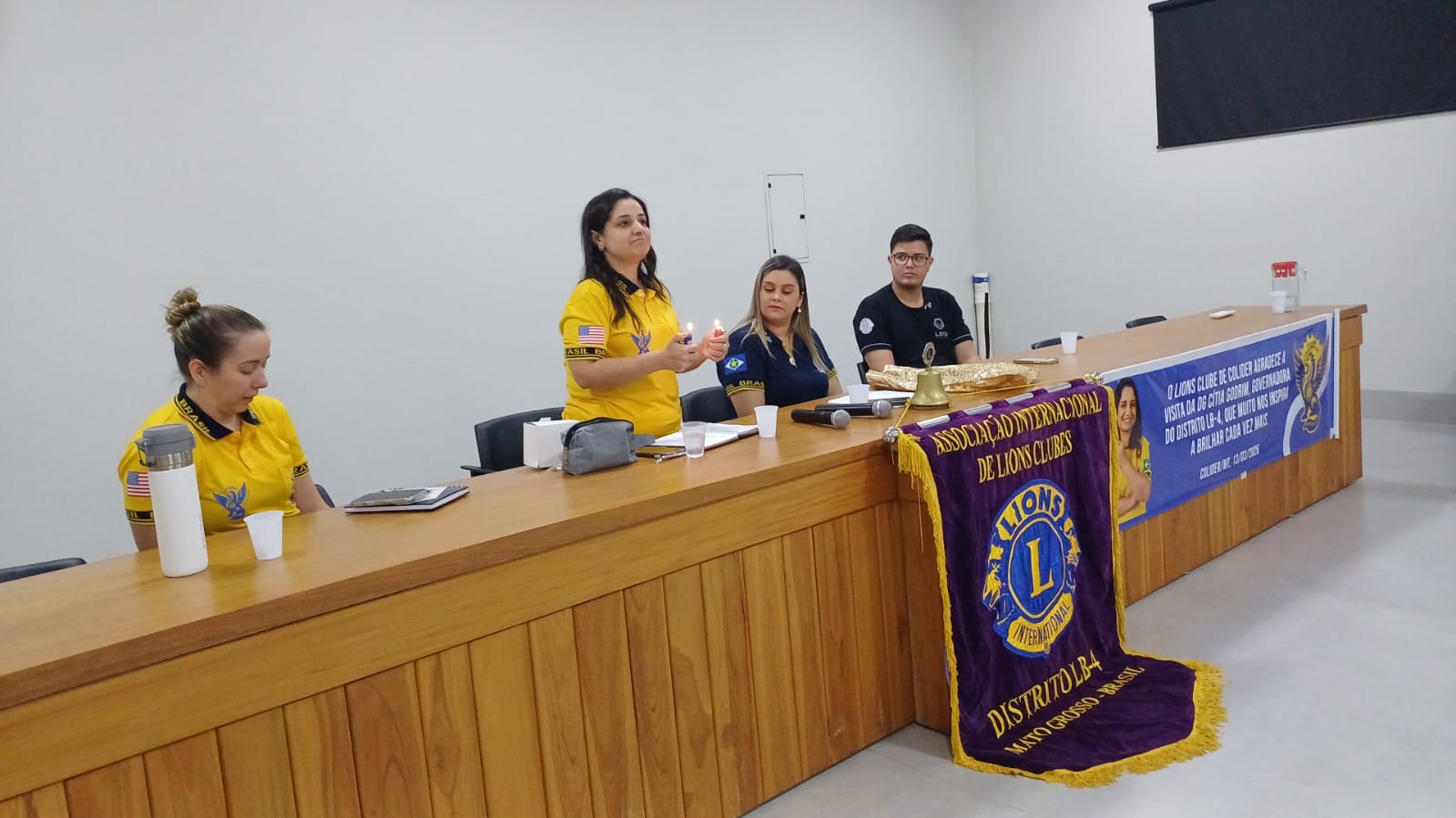 Governadora Cíntia Godrim visita o Lions e Léo Clube Colíder
