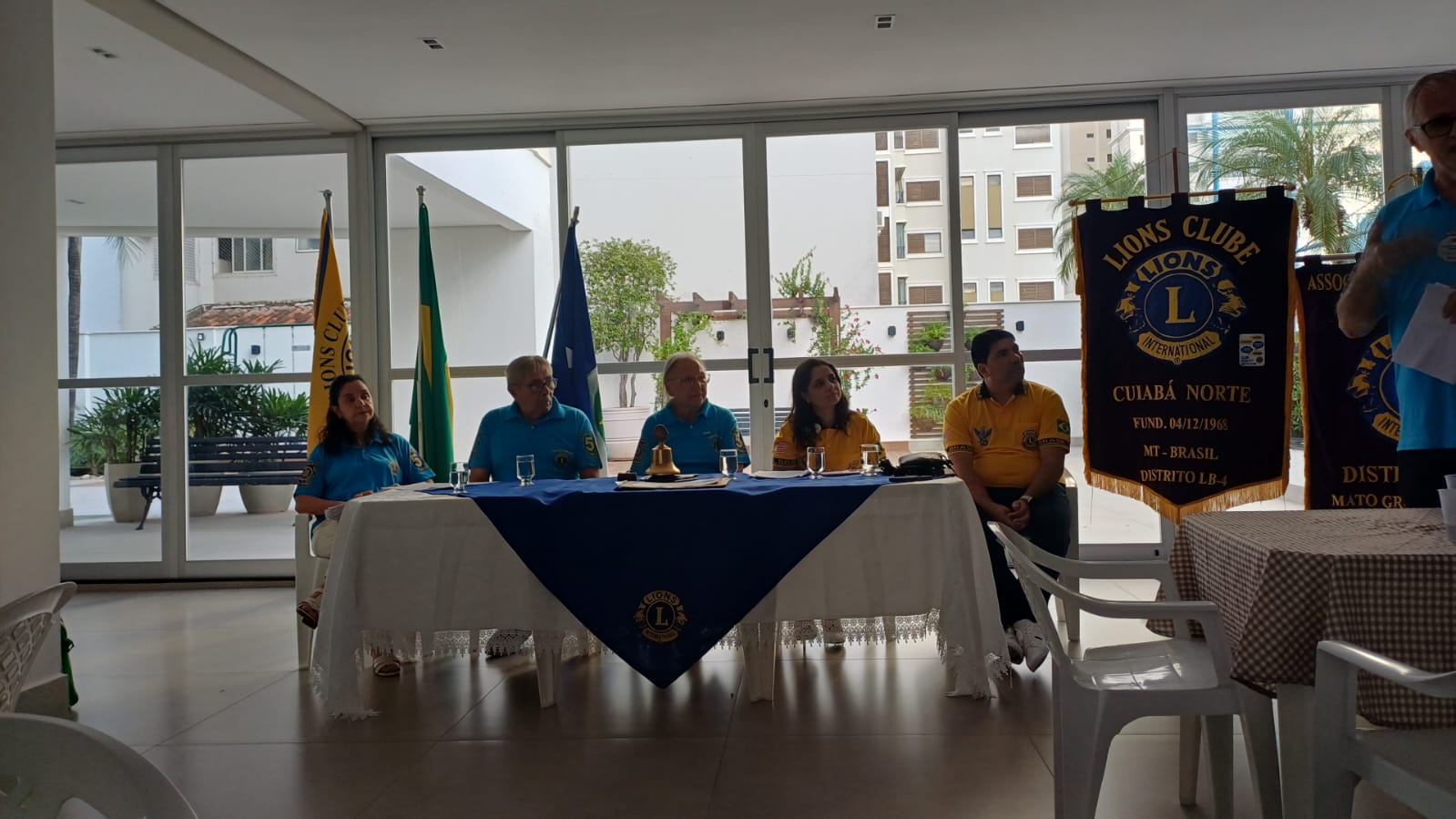 Governadora Cintia prestigia reunião do Cuiabá Norte