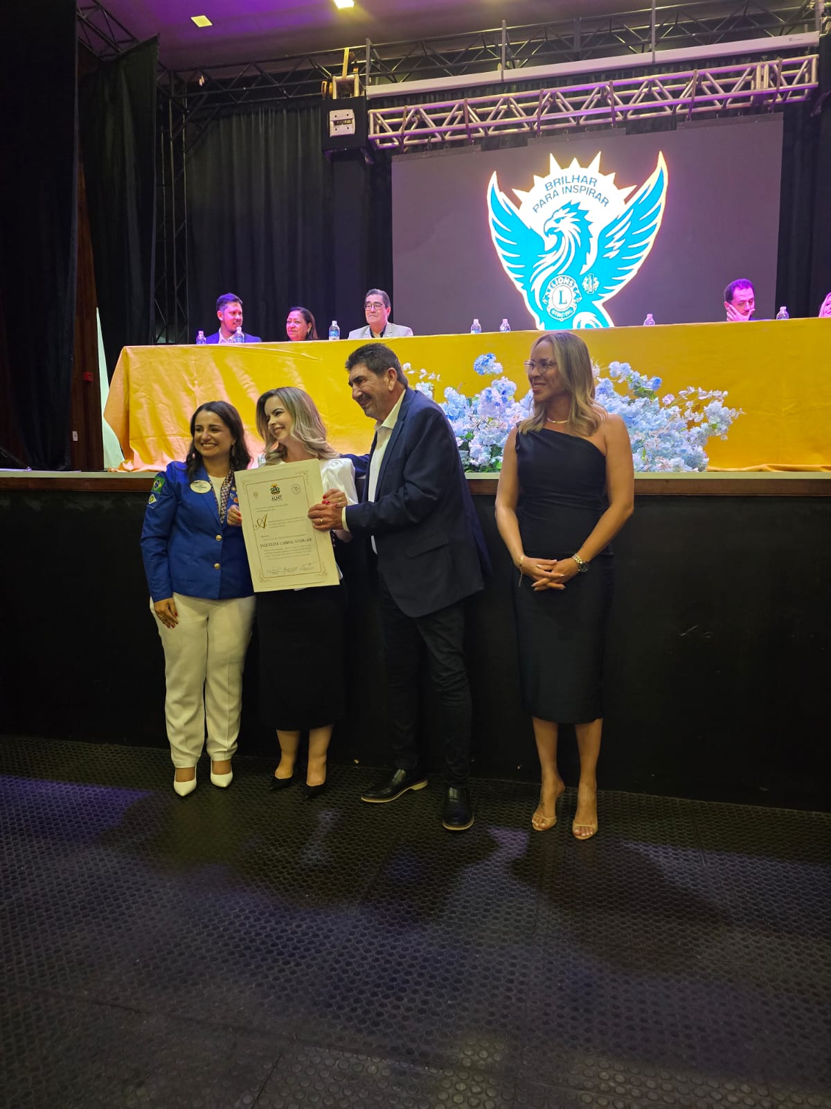 Sessão Solene com entrega de honrarias marca abertura de Convenção Distrital do Lions em Tangará da Serra