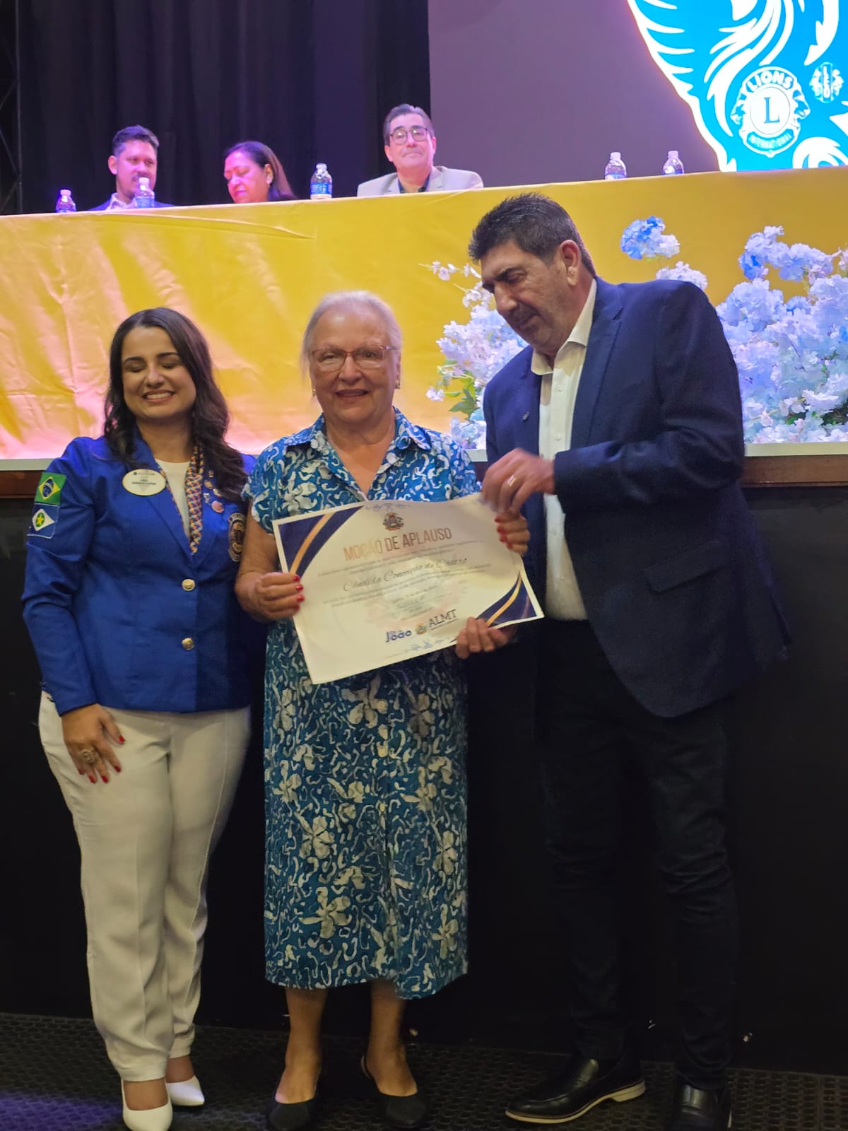 Sessão Solene com entrega de honrarias marca abertura de Convenção Distrital do Lions em Tangará da Serra