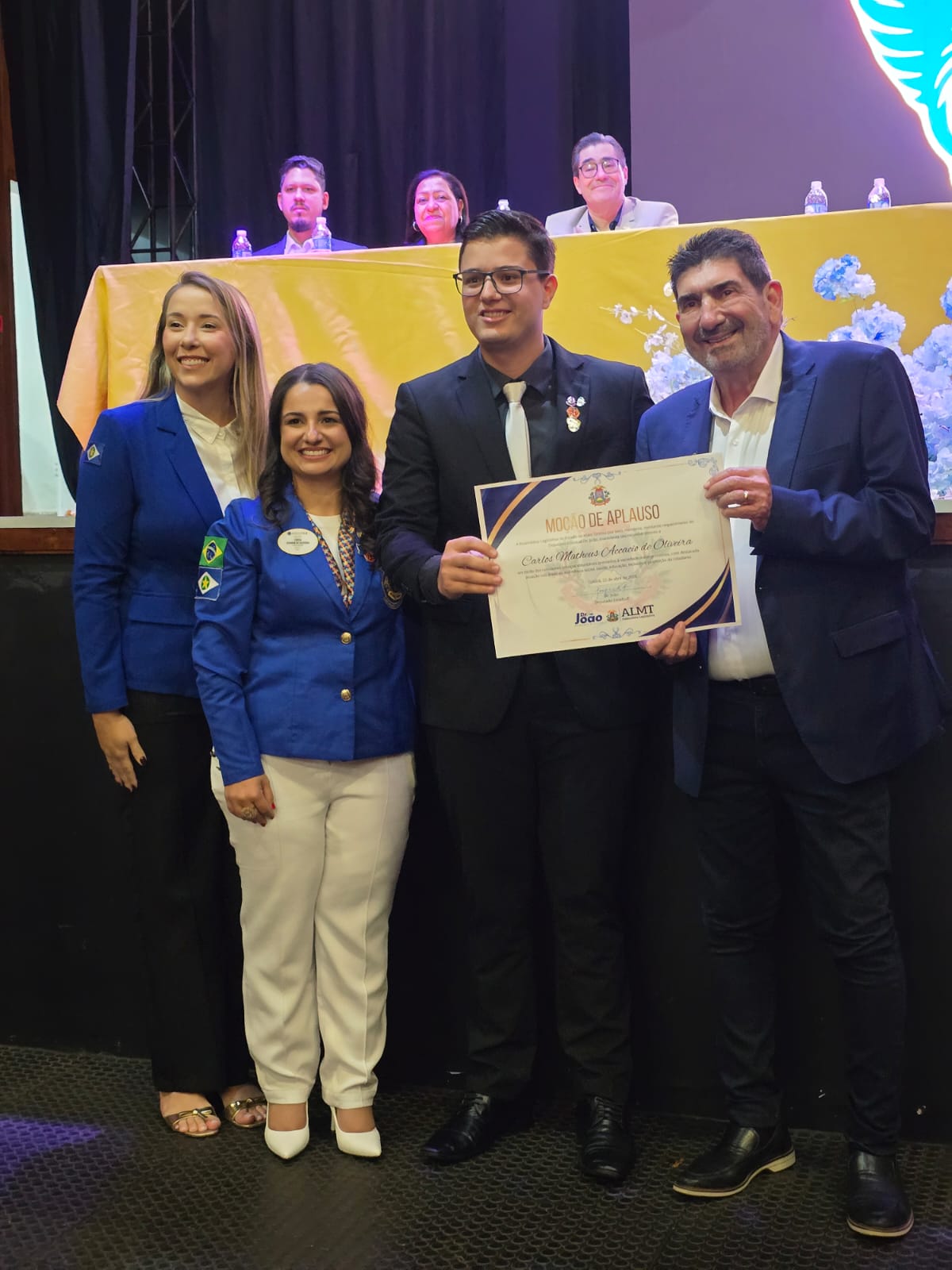 Sessão Solene com entrega de honrarias marca abertura de Convenção Distrital do Lions em Tangará da Serra