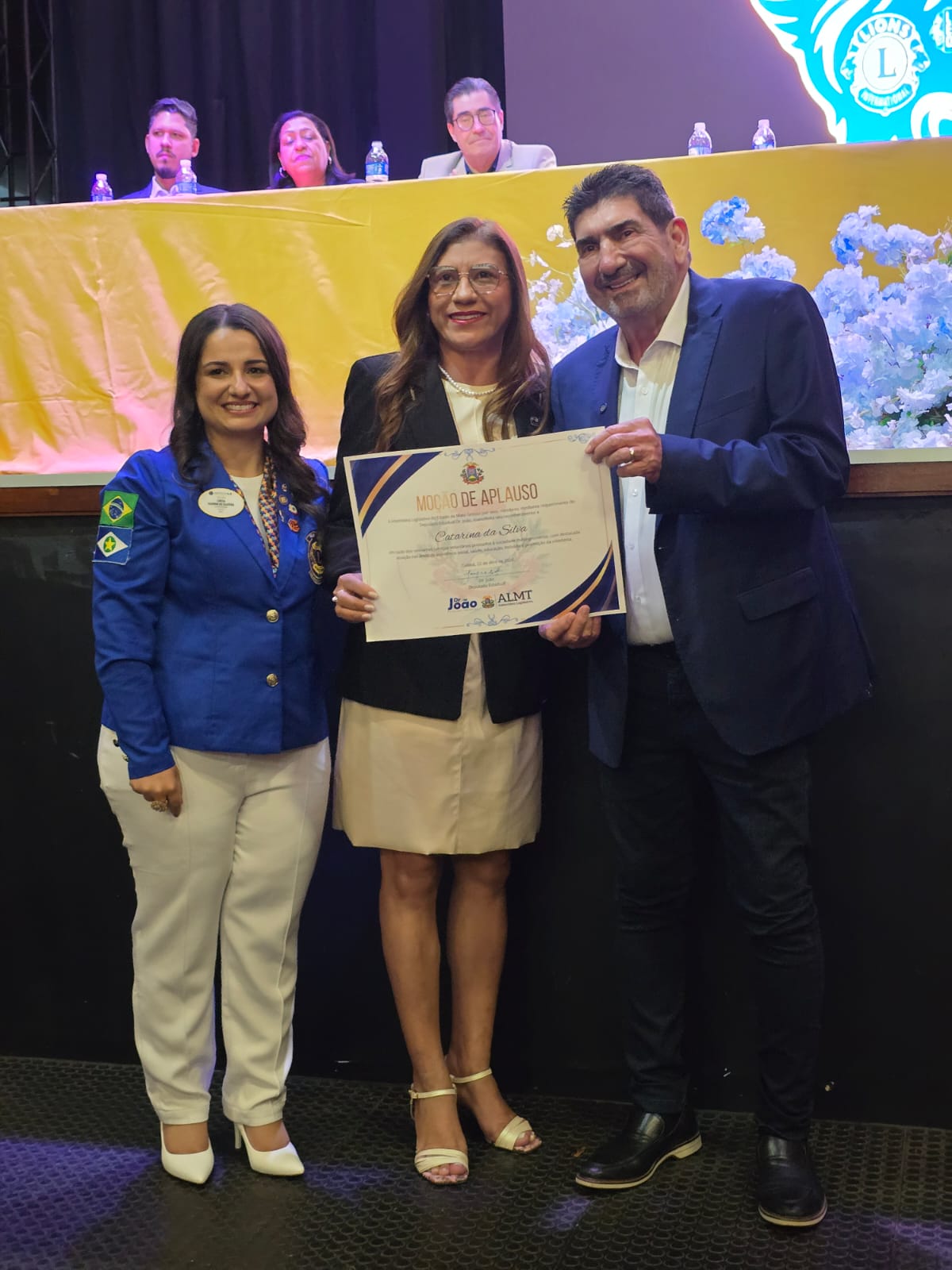 Sessão Solene com entrega de honrarias marca abertura de Convenção Distrital do Lions em Tangará da Serra