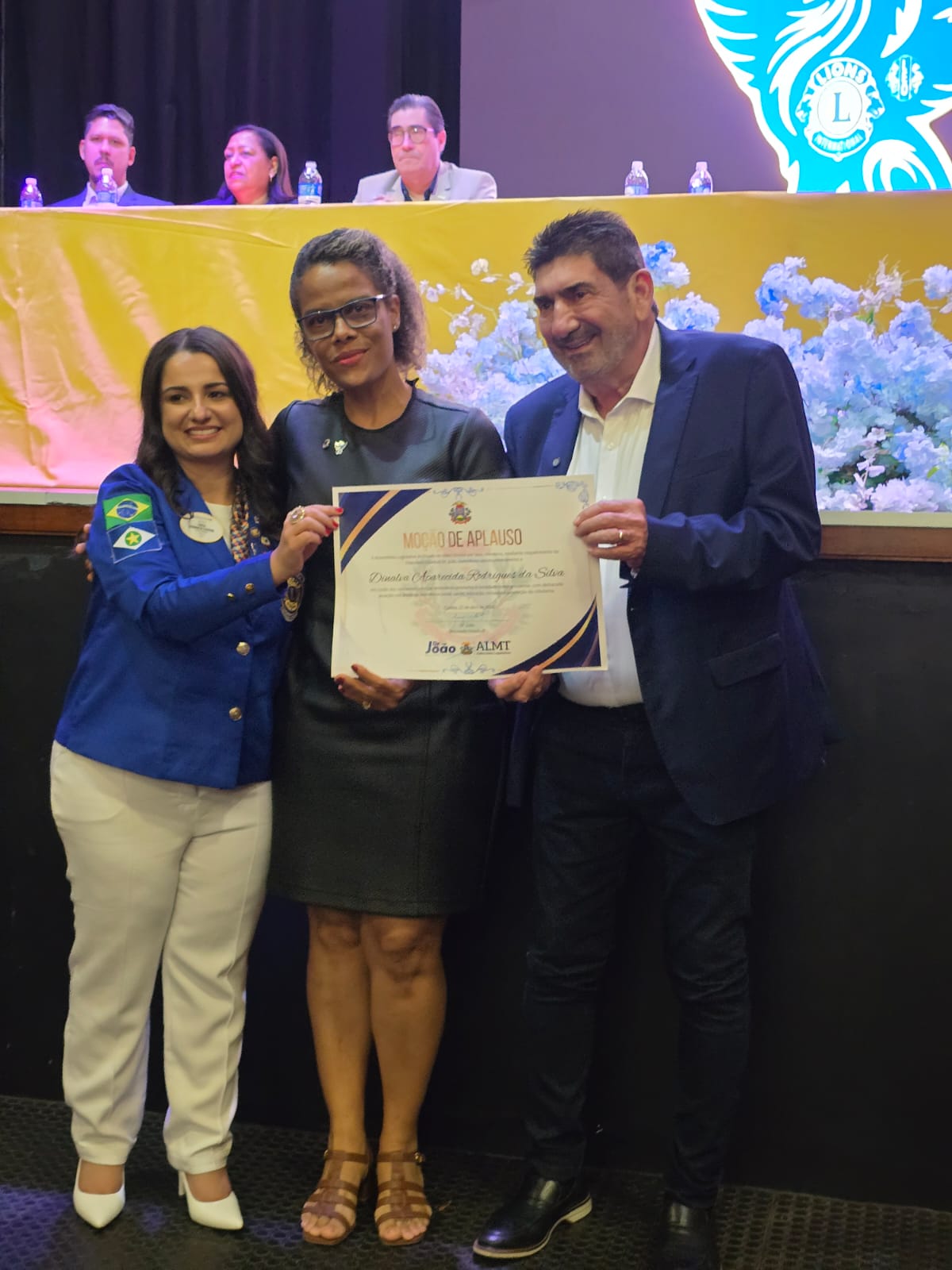 Sessão Solene com entrega de honrarias marca abertura de Convenção Distrital do Lions em Tangará da Serra