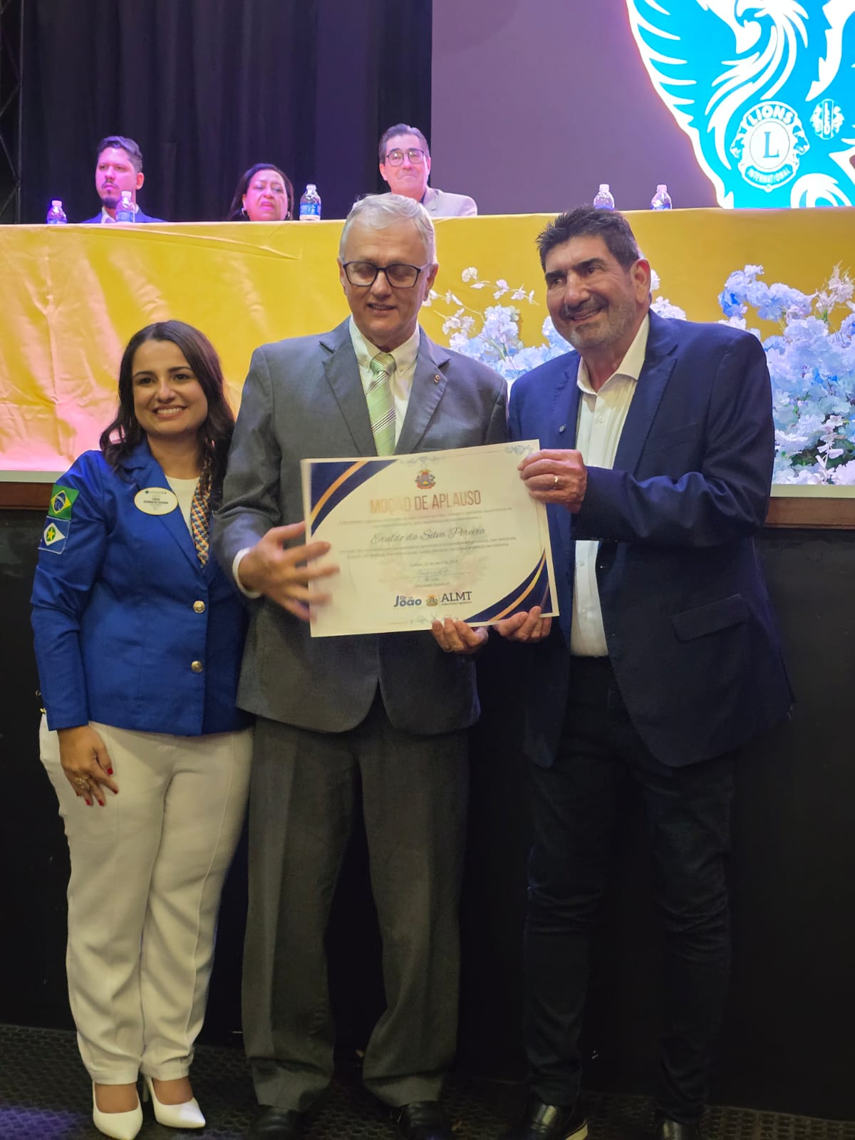 Sessão Solene com entrega de honrarias marca abertura de Convenção Distrital do Lions em Tangará da Serra