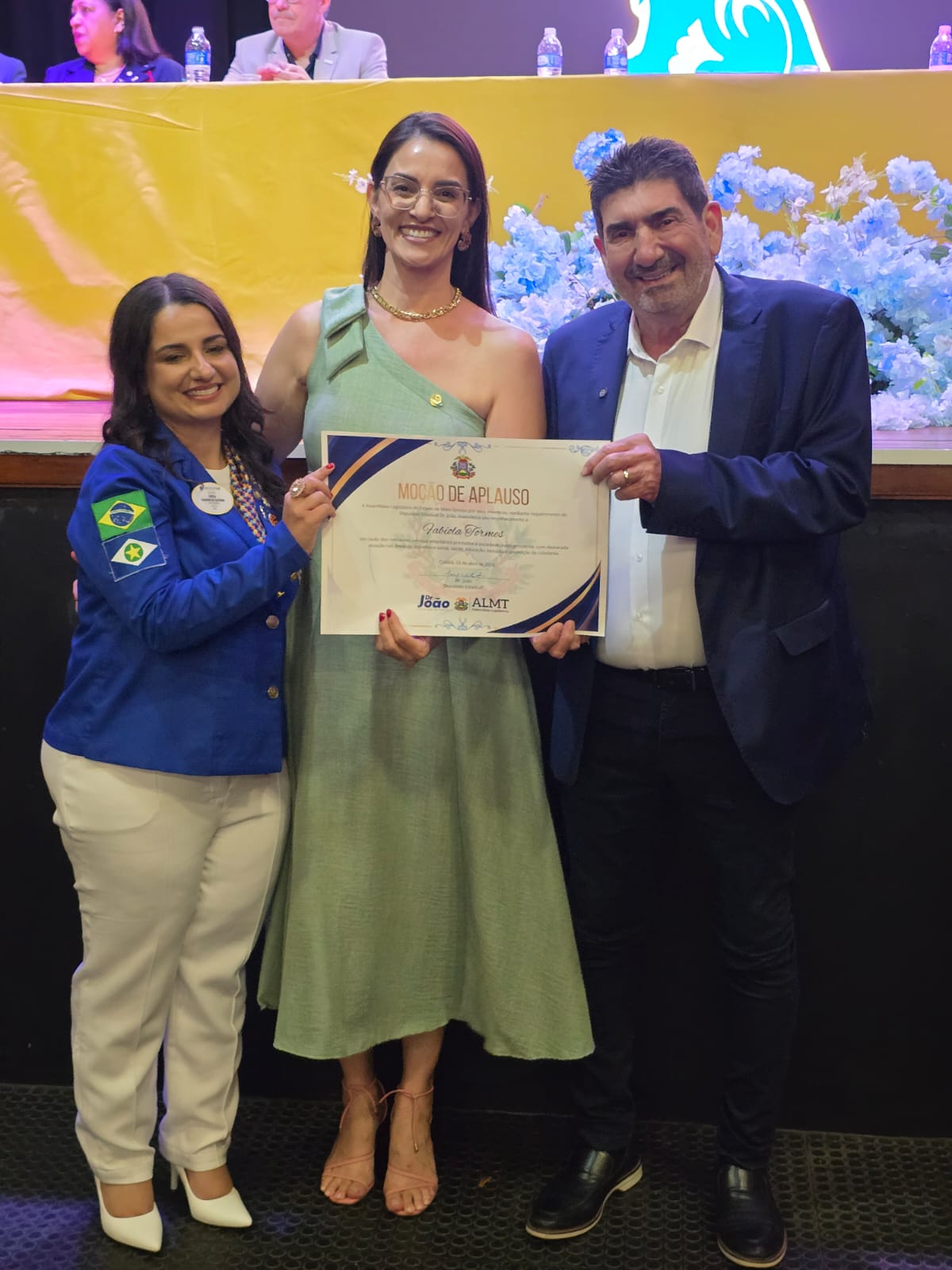 Sessão Solene com entrega de honrarias marca abertura de Convenção Distrital do Lions em Tangará da Serra