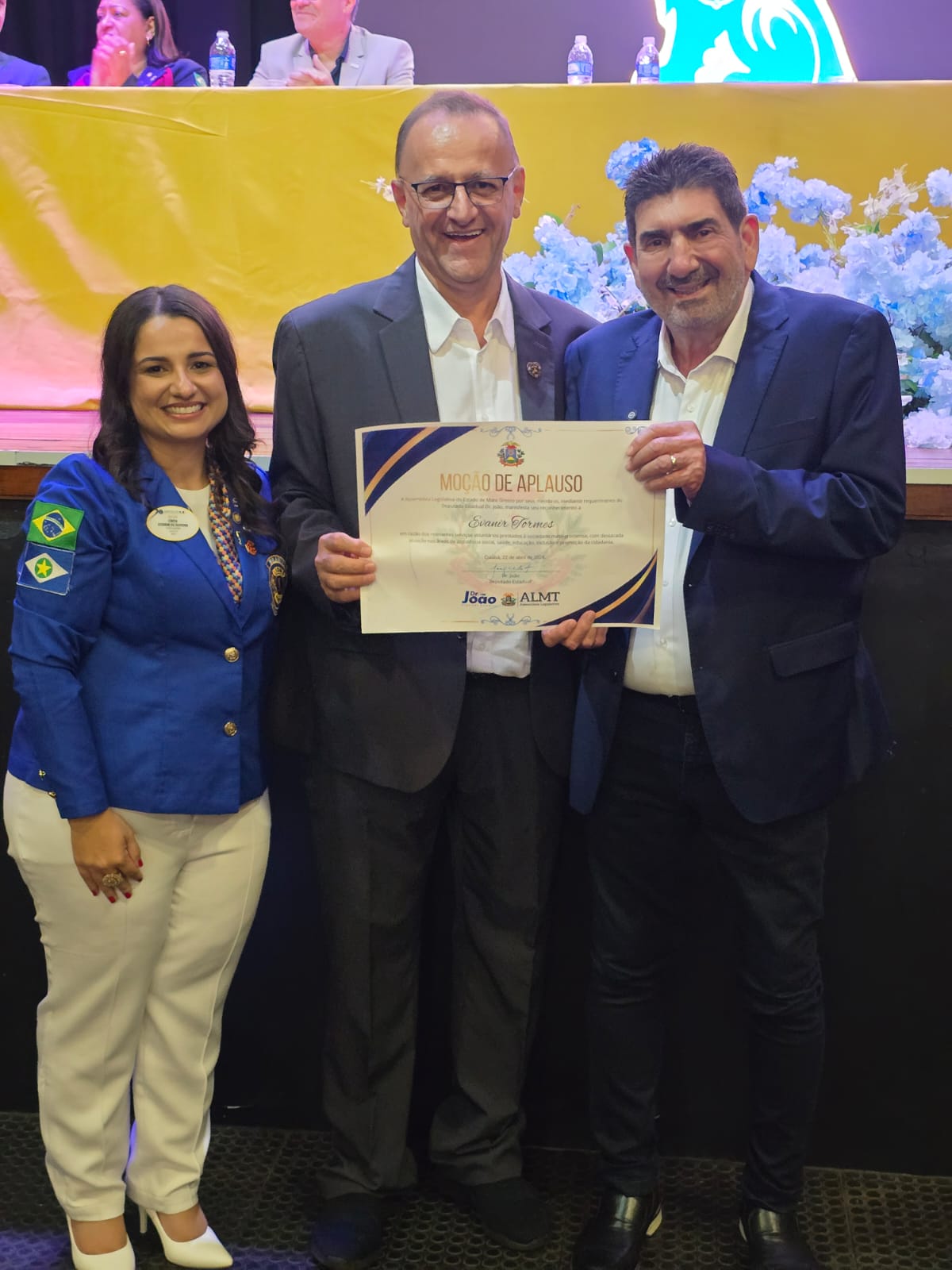 Sessão Solene com entrega de honrarias marca abertura de Convenção Distrital do Lions em Tangará da Serra