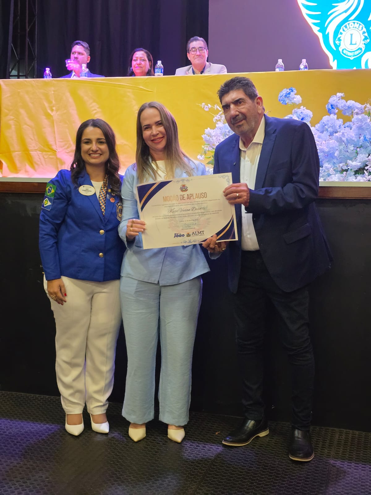 Sessão Solene com entrega de honrarias marca abertura de Convenção Distrital do Lions em Tangará da Serra
