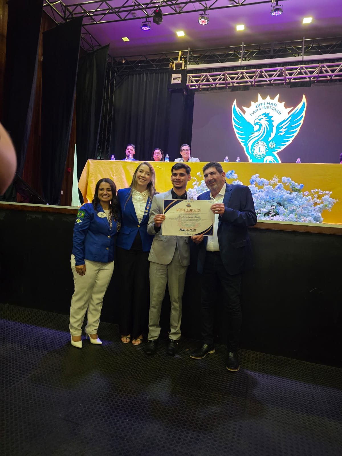 Sessão Solene com entrega de honrarias marca abertura de Convenção Distrital do Lions em Tangará da Serra