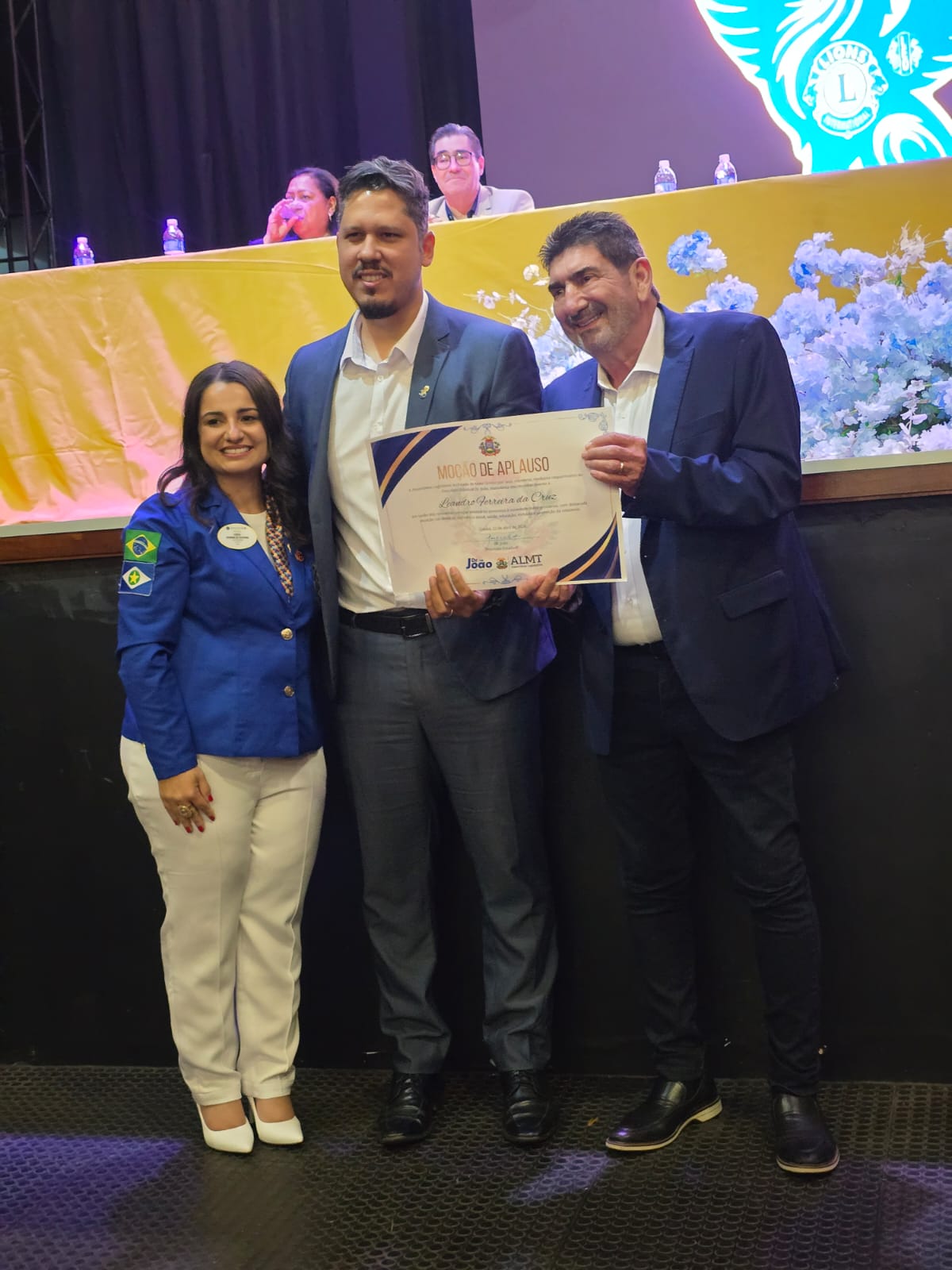 Sessão Solene com entrega de honrarias marca abertura de Convenção Distrital do Lions em Tangará da Serra