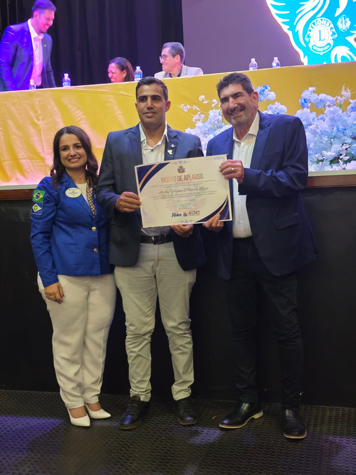 Sessão Solene com entrega de honrarias marca abertura de Convenção Distrital do Lions em Tangará da Serra