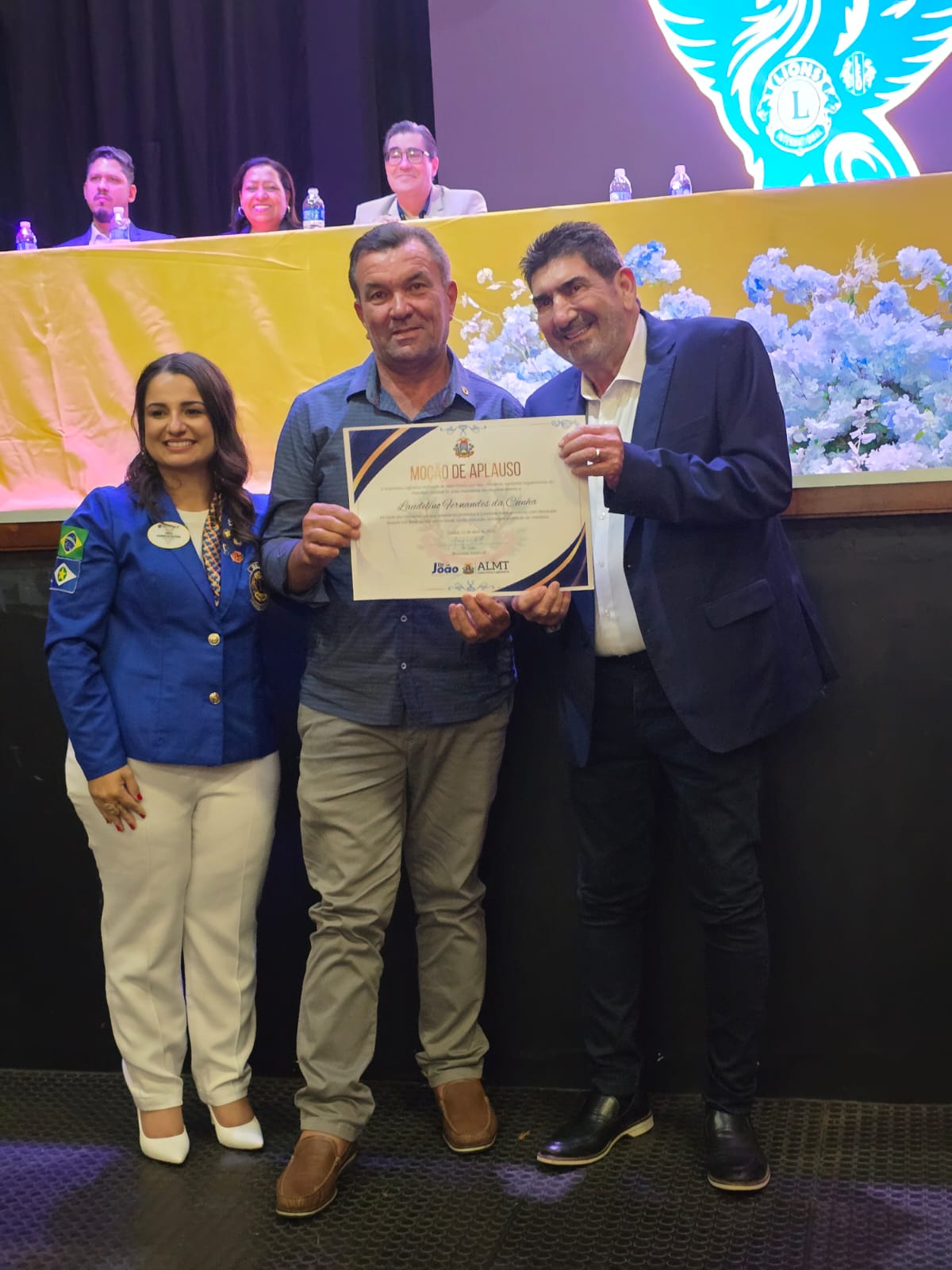 Sessão Solene com entrega de honrarias marca abertura de Convenção Distrital do Lions em Tangará da Serra