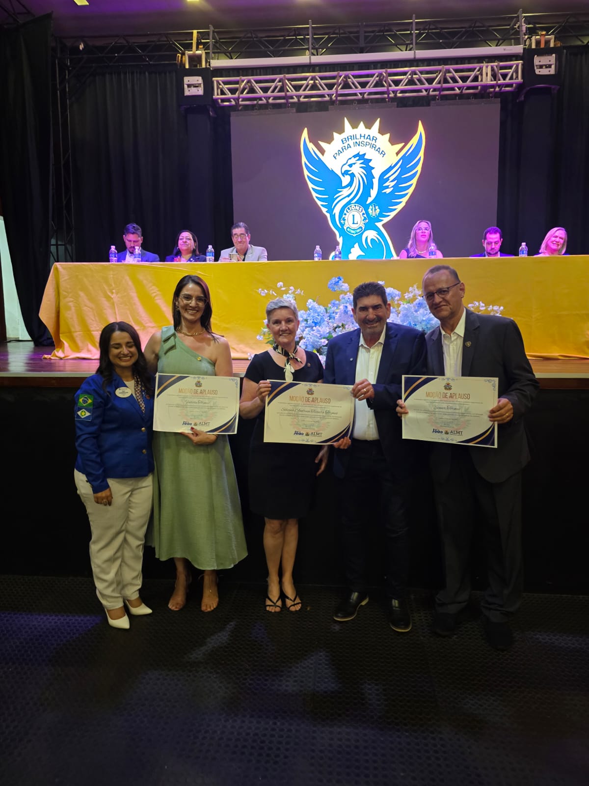 Sessão Solene com entrega de honrarias marca abertura de Convenção Distrital do Lions em Tangará da Serra