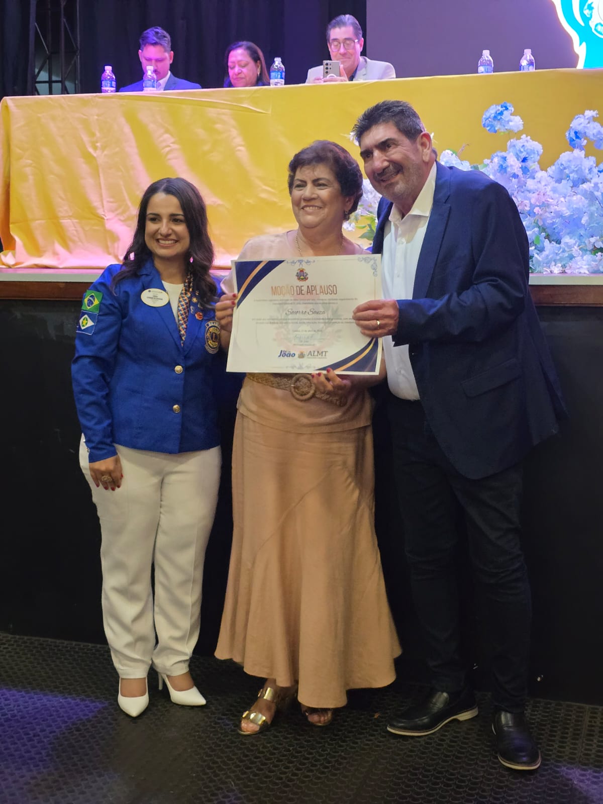 Sessão Solene com entrega de honrarias marca abertura de Convenção Distrital do Lions em Tangará da Serra