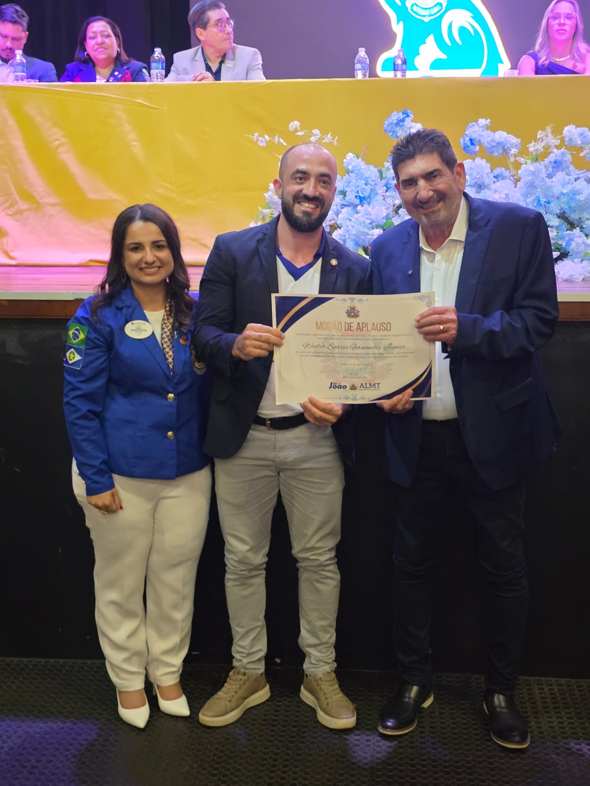 Sessão Solene com entrega de honrarias marca abertura de Convenção Distrital do Lions em Tangará da Serra