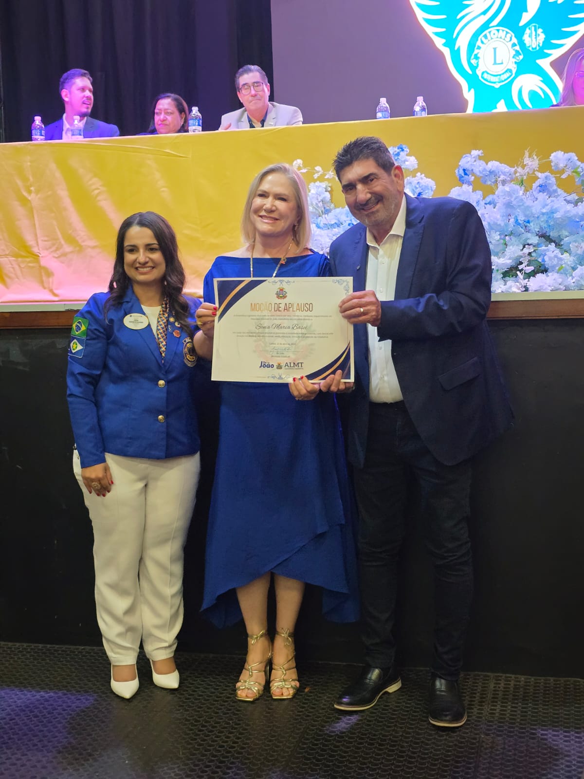 Sessão Solene com entrega de honrarias marca abertura de Convenção Distrital do Lions em Tangará da Serra
