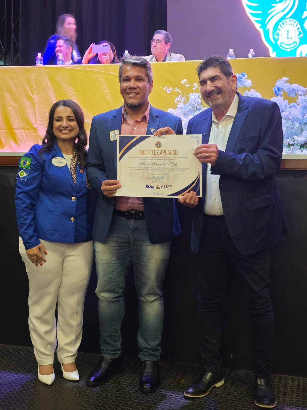 Sessão Solene com entrega de honrarias marca abertura de Convenção Distrital do Lions em Tangará da Serra