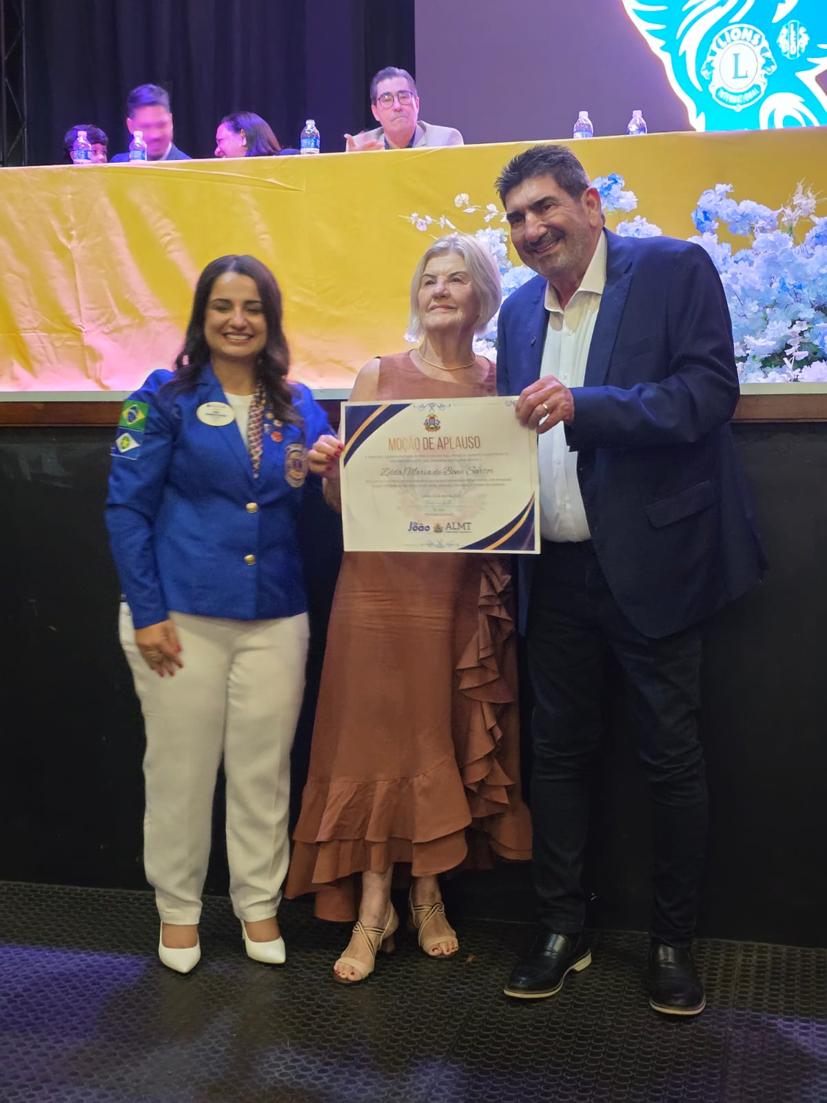 Sessão Solene com entrega de honrarias marca abertura de Convenção Distrital do Lions em Tangará da Serra