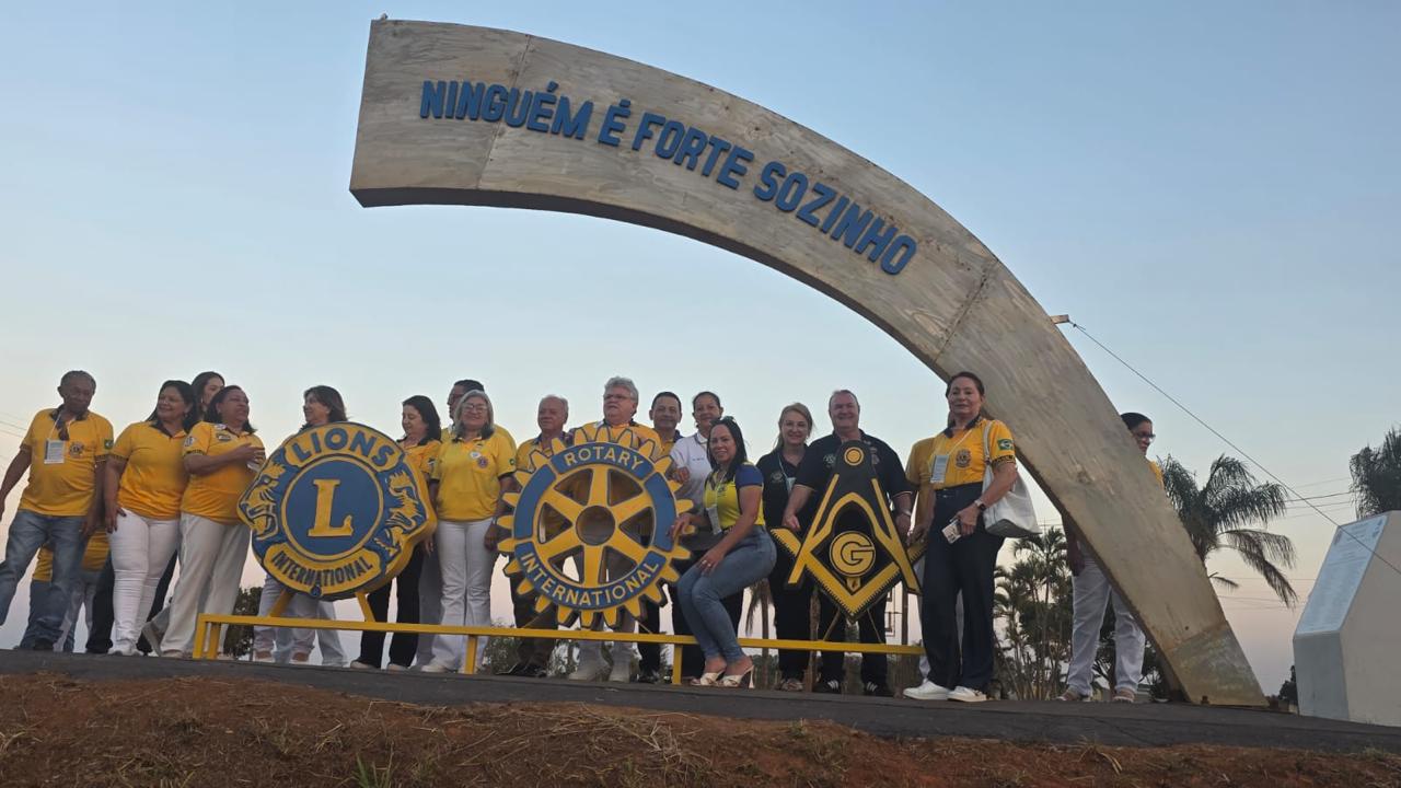 Governadora Francileide lidera caravana do LB-4 na primeira RCG em Tupaciguara Minas Gerais
