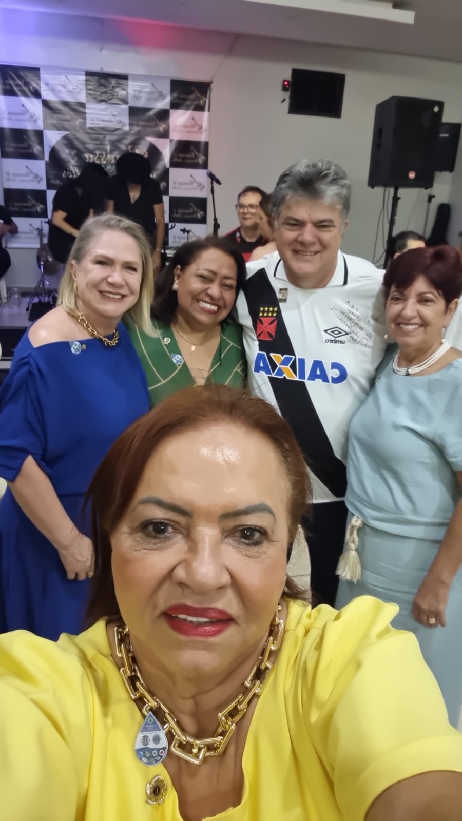 Governadora Francileide lidera caravana do LB-4 na primeira RCG em Tupaciguara Minas Gerais