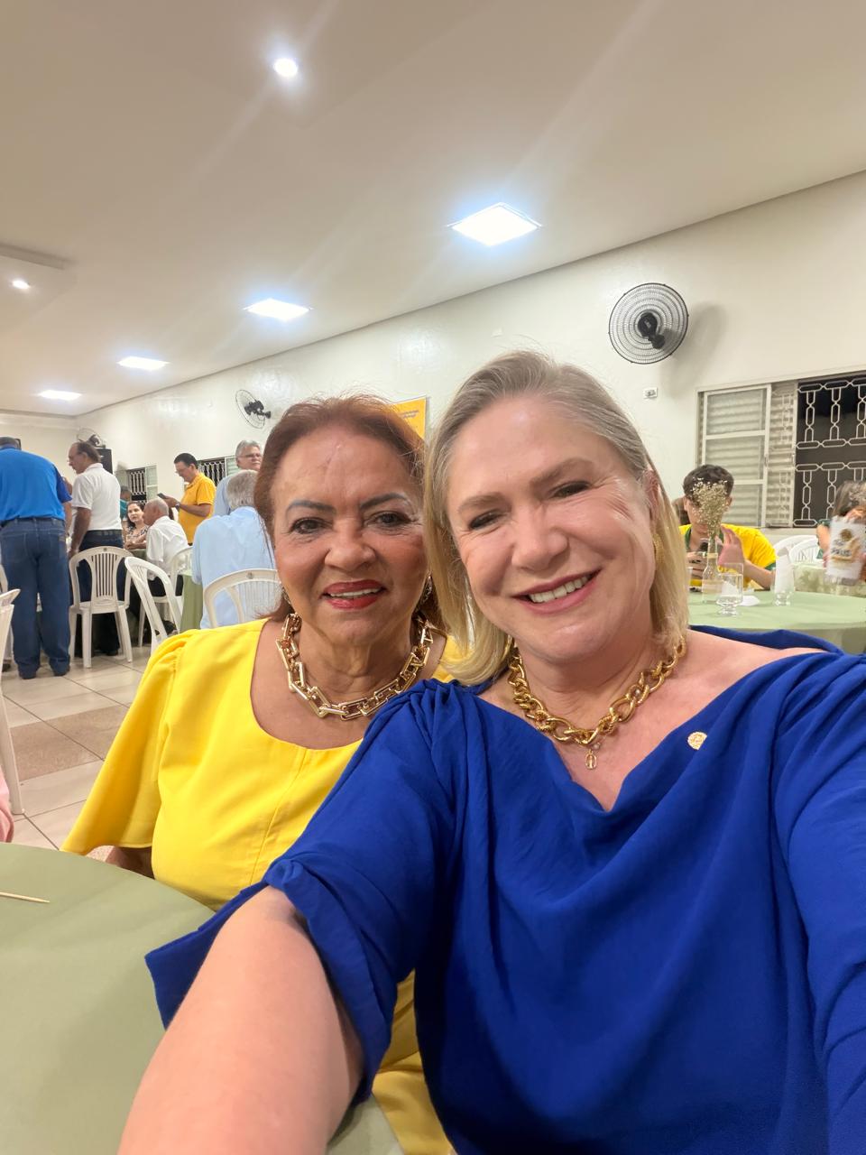 Governadora Francileide lidera caravana do LB-4 na primeira RCG em Tupaciguara Minas Gerais